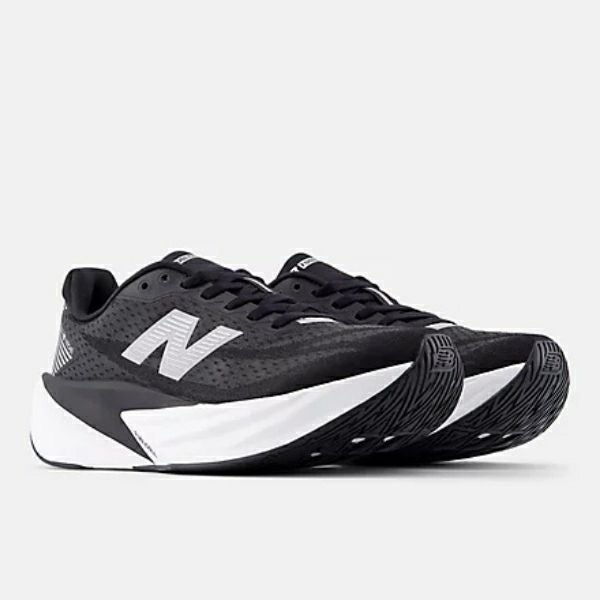 ニューバランス FUELCELL REBEL V5 WFCXLK5B ランニングシューズ BLACK